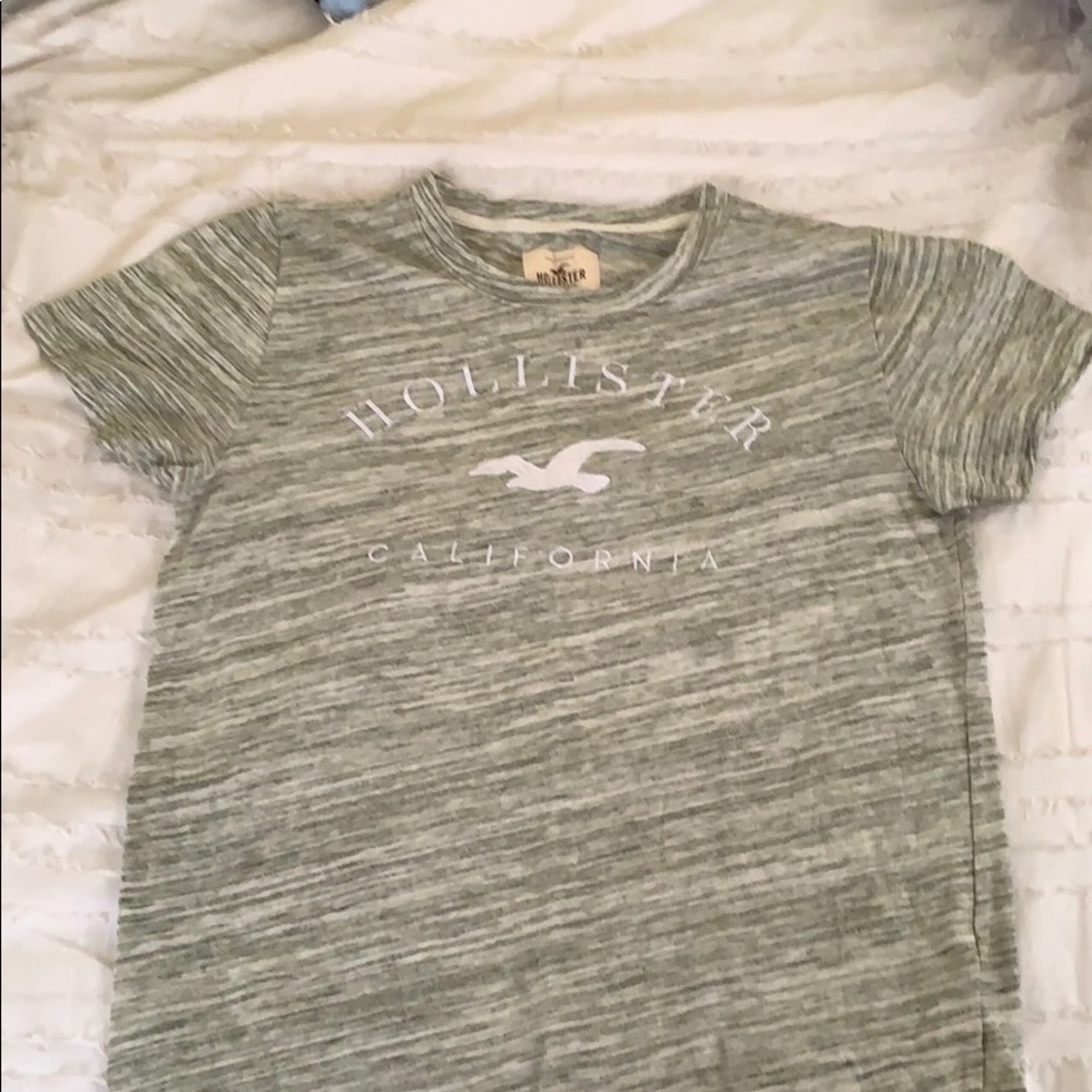 hollister t-shirt